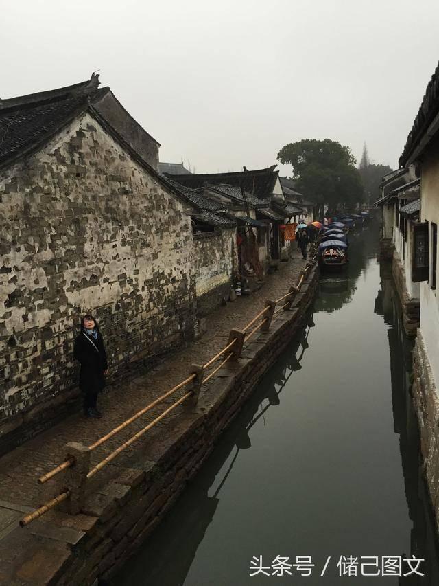 原来是谣言?美国皮尤研究中心发布报告,三分之一年轻人不离家