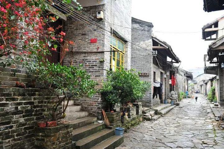跳跃的木偶